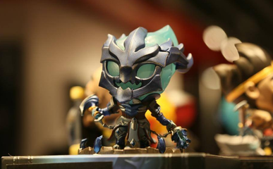 動漫周邊店的機(jī)遇與挑戰(zhàn) 結(jié)合設(shè)計與開發(fā)的商業(yè)模式探索